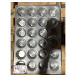 *OFFSITE* (10) 20-3/4"x14" Aluminum Muffin Pans