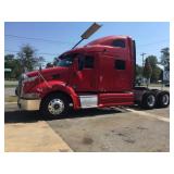 2005 Peterbilt 387 Sleeper Road Truck