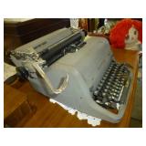 1954 Royal Manual Typewriter
