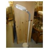 Balanced Spectrum Goose Neck Floor Lamp