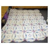 Vintage Hand Made Scallop Edge Wedding Ring Quilt