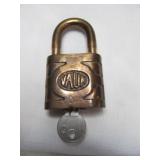Vintage H&C Co. Vaun Brass Pad Lock with Keys