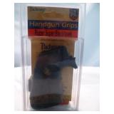 Pachmayr Ruger Super Blackhawk Grips - NEW