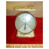 Mid Century Metal American Family Scale