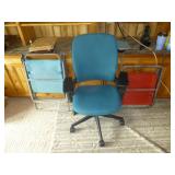 Swivel Office Chair & 2pc Folding Patio Chairs