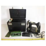 Vintage Singer Featherweight Sewing Machine & Accs
