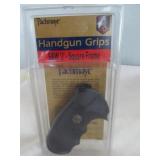 Pachmayr Combat Grips - S&W J Frame Square Butt