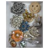 Lady's Estate Fashion & Costume Brooches - Pins