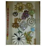 Lady's Brooches & Pins - Vintage Estate Jewelry