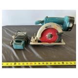 Makita 6.5" 18V Cordless Circular Saw w/ Charger