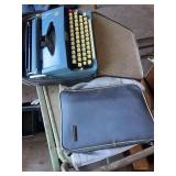 Webster XL-500 Typewriter with Carrying Case