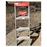 Louisville 4 ft step ladder