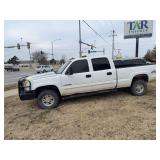 2006  CHEVROLET  Silverado 2006 Chevrolet Silverado 2500HD 4x4 Truck, White Extended Cab, Front Grill Guard, Trailer Brake System, VIN# 1GCHK23G06F240625