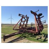 Hiniker Folding Chisel, Walking Tandem Axle on Main Frame Only, 28'-30' w/sweeps
