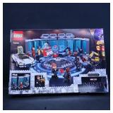 LEGO 76216 Iron Man Armory (The Infinity Saga)...