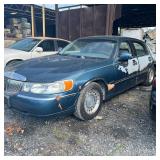 2001 Lincoln Town Car