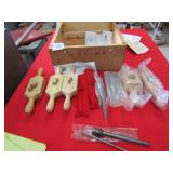 AMT WOOD TAP & DIE SET W/ WOOD BOX