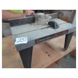 BLACK & DECKER ROUTER TABLE 18 X14"