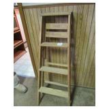4 FT WOOD STEP LADDER