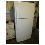 KENMORE REFRIGERATOR W/ FREEZER & ICE MAKER