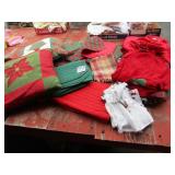 BOX CHRISTMAS HOLIDAY PILLOWS ;TABLE CLOTHES ;