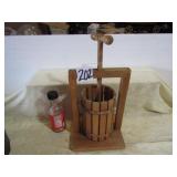 16" SMALL WOOD FRUIT PRESS