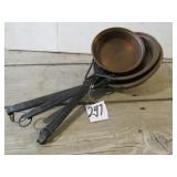 SET OF 3 LONG HANDLE COPPER PANS