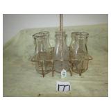 COLLECTIBLE WIRE RACK W/ 6 PINT MILK BOTTLES