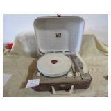 VINTAGE  RCA VICTOR RECORD PLAYER , SUITCASE STYLE