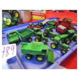 12+ PIECES MINI JD & CASE IH TOYS