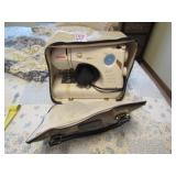 JANOME JEM GOLD SEWING MACHINE W/ CASE
