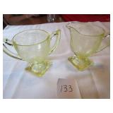 AMBER HORSE SHOE PATTERN DEPRESSION CREAMER / SUGR