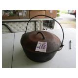CAST IRON DUTCH OVEN  W/ LID