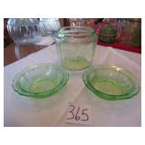 GREEN DEPRESSION COOKIE JAR W/O LID ; 2 BOWLS