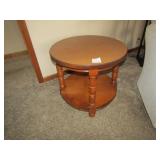 TELL CITY HARD MAPLE ROUND LAMP TABLE
