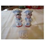 TAPPAN SALT / PEPPER SHAKERS