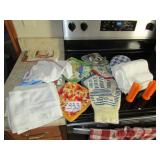 FLAT OF POT HOLDERS; MORE