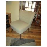 MID CENTURY SITTING CHAIR