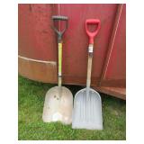 ALUMINUM  & PLASTIC SCOOP SHOVELS