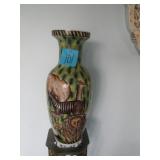 24" UNBRELLA VASE W/ ANIMALS