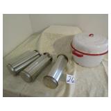 RED & WHITE GRANITE PAN W/ LID; 3 JELLO MOLDS