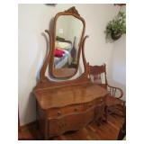 OAK WAVY FRONT LOW BOY W/ YOKE MIRROR,3 DRAWERS