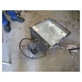 BIG SHOP LIGHT 16' X16' W/ PLUG IN - WORKS