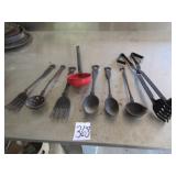 CAST IRON UNTENSILS