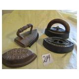 SAD IRON W/ TRIVET
