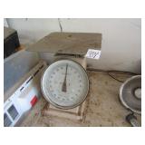 MODEL 10100 100 LB. COUNTER SCALES