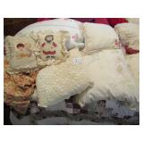 5- DECOR PILLOWS; BLANKETS