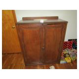 EARLY 1900'S CHIFFAROBE W/ 4 DRAWERS