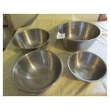 SET OF 4 SS MIXING BOWLS