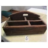 PRIMITIVE WALL HANGING DIVIDER BOX 9 X 161/2'
